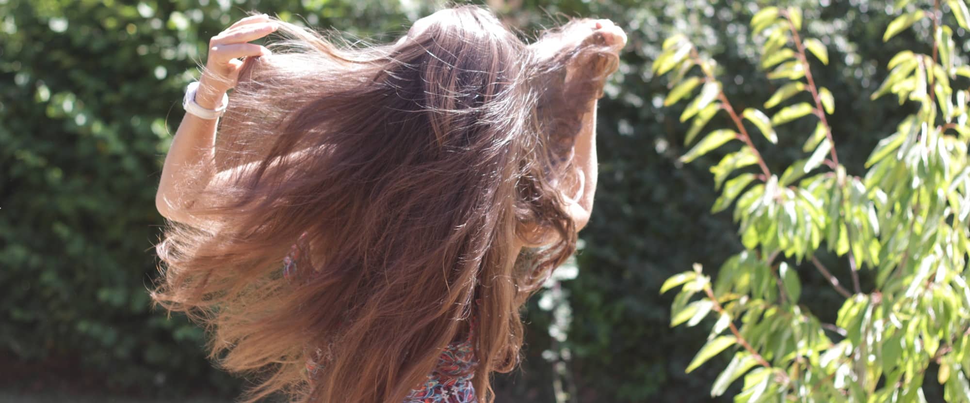 cheveux longs beaux et brillants
